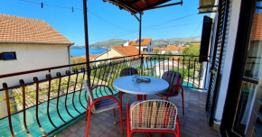 Sunny apartment Litović